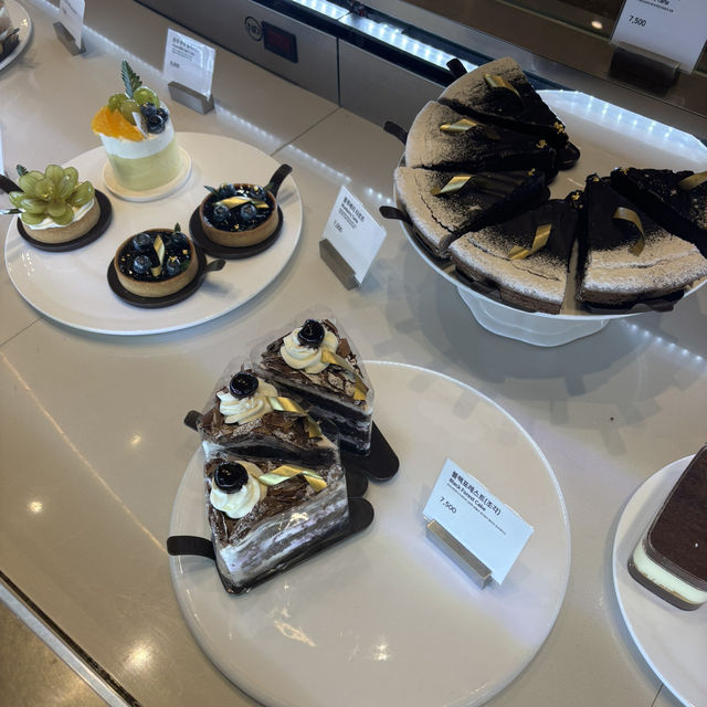 【韓国】空間がかわいい広々カフェ☁️