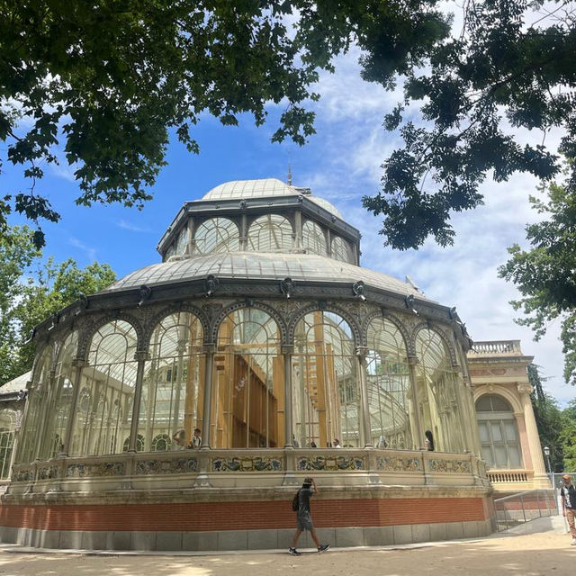 Crystal Adventures: Exploring Spain’s Retiro Park and Its Glass Palace