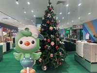 ชมต้นคริสต์มาสธีมดิสนีย์ เดินชอปปิ้งเพลิน 🛍️🎄✨