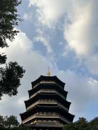 Leifeng Pagoda (雷峰塔)