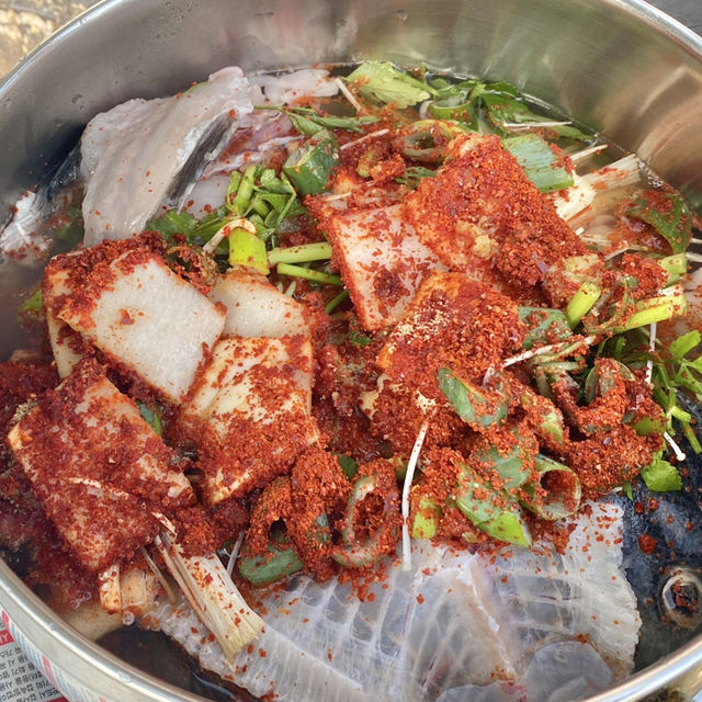 고즈넉한 삽시도의 아담한 추천 식당 - 윗마을 펜션 식당