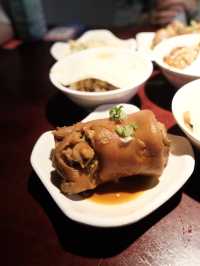 台灣旅遊·台北車站附近的必吃滷肉飯