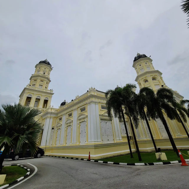  Majestic Sultan Abu Bakar Mosque: A Blend of History and Architecture