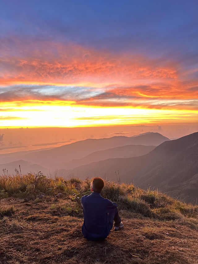 An amazing sunrise on the top of 1,806m 🔥