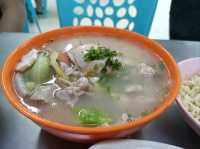 Lets Doscover Best Pork Soup located At Batupahat 