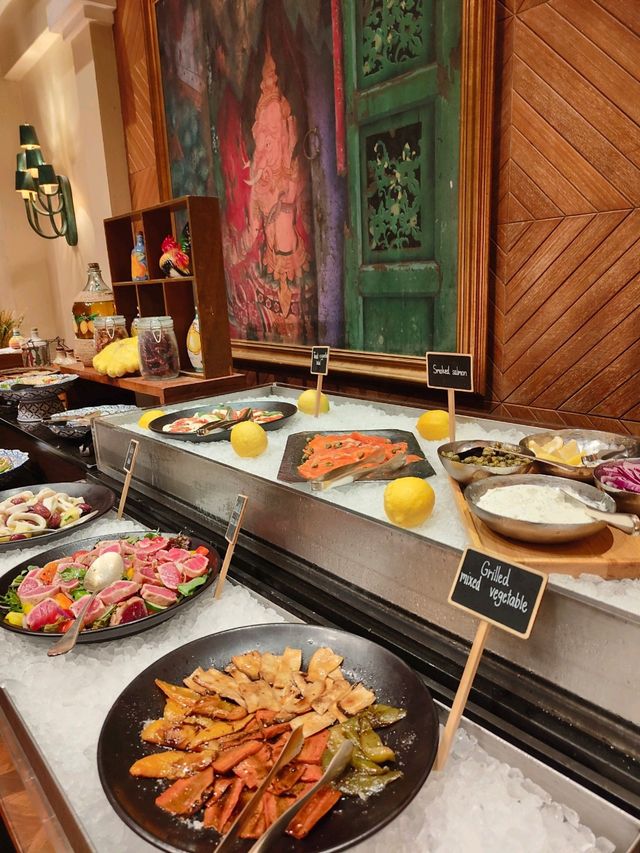 นบุฟเฟ่มื้อค่ำที่ห้องอาหาร The Dining Room