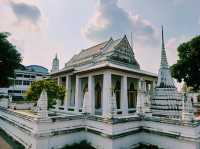 泰國曼谷皇家古跡寺廟景點:Wat Nang Nong，白色莊嚴肅穆建築，適合打卡拍照📸