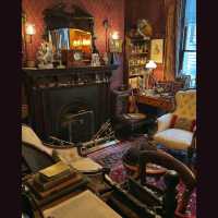 See the Sherlock Holmes 福爾摩斯博物館