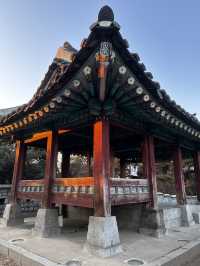 끝에 자리한 이 각루는 적의 접근을 막기 위해 성벽을 확장해 지은 서남각루🇰🇷
