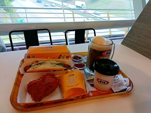 What To EAT when rest At RNR Ayer Keroh : A&W