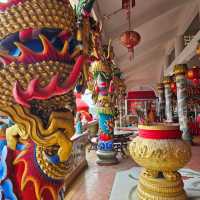 ศาลเจ้าพ่อเขาใหญ่  พิกัดขอพรความรัก เกาะสีชัง