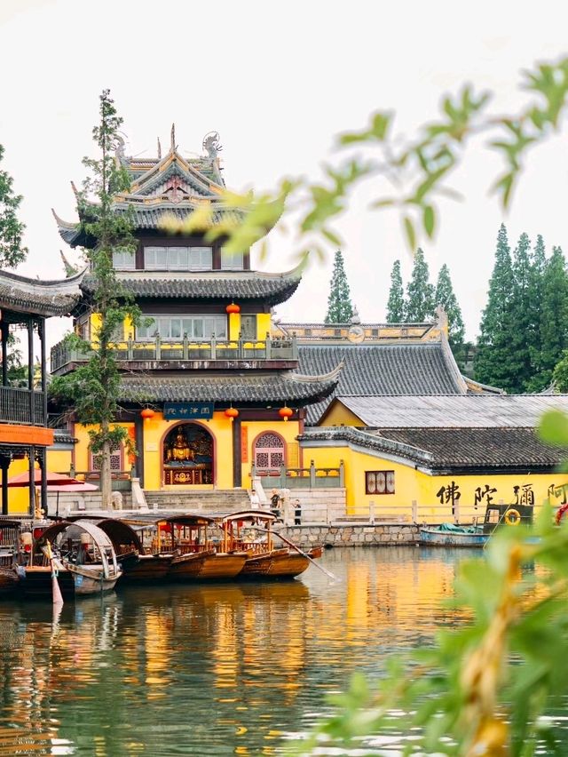 Exploring Zhujiajiao Ancient Town