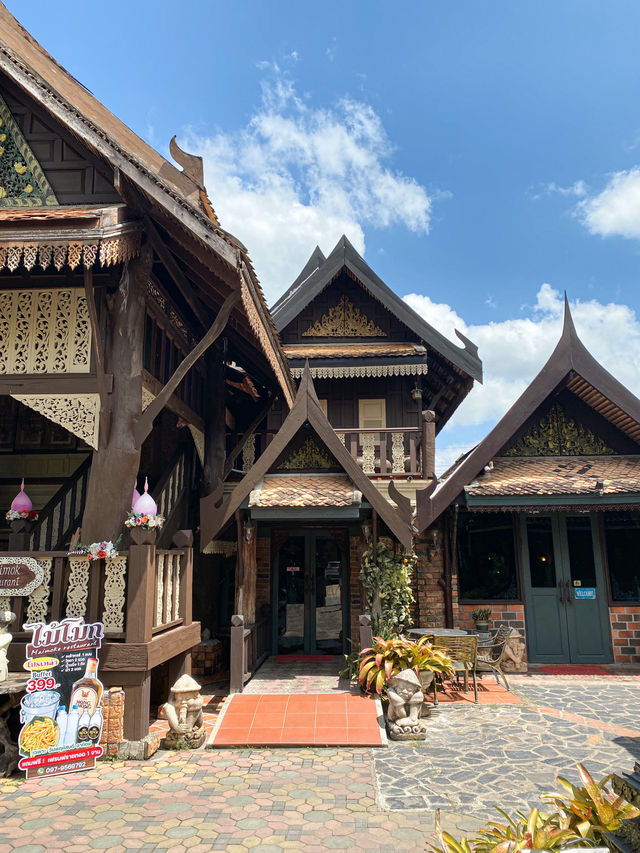 Thai Restaurant near the border 