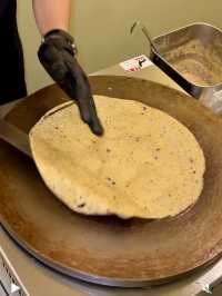 Mrs. JACKDOLL: A Charming Crepe Stand in Kagurazaka