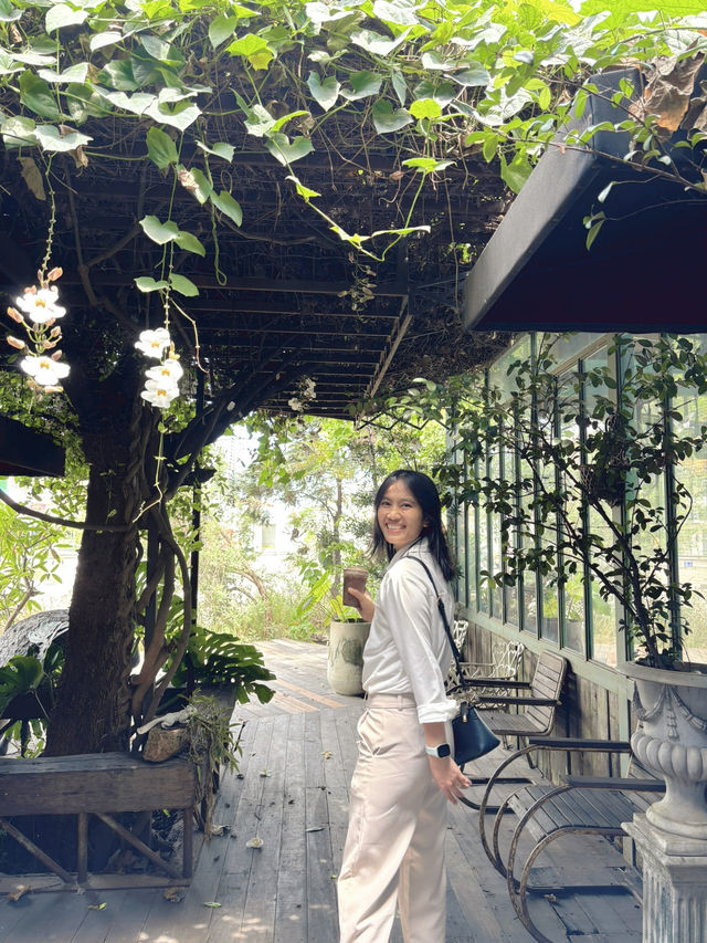 CAFE DE COF คาเฟ่สุดร่มรื่นที่ บ้านบึง