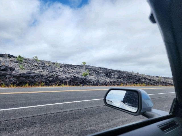 ハワイ島の壮大な火山ドライブ！チェーン・オブ・クレーターズ・ロードとホーレイシーアーチの絶景を巡る