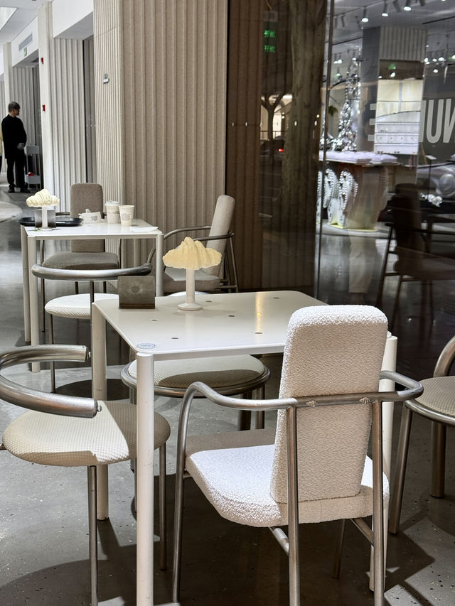 Haus Nowhere ที่ Huaihai Road 🥐🛍️