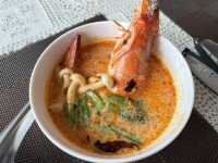 กินซีฟู้ดหลบลมร้อนในห้องแอร์