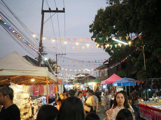 ถนนคนเดินเขมราษฎร์ธานี