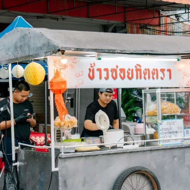 ร้านข้าวซอยกิตตรา  l รสชาติปริญญาราคาติดดิน 🍜🥘