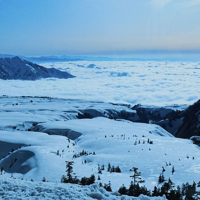 The white route : Tateyama Kurobe Alpine