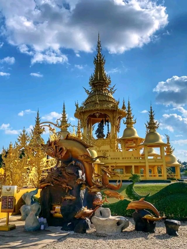 Heaven in White – Experiencing the Surreal Beauty of Chiang Rai’s White Temple