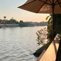 คาเฟ่เรือนไทยริมน้ำอยุธยา