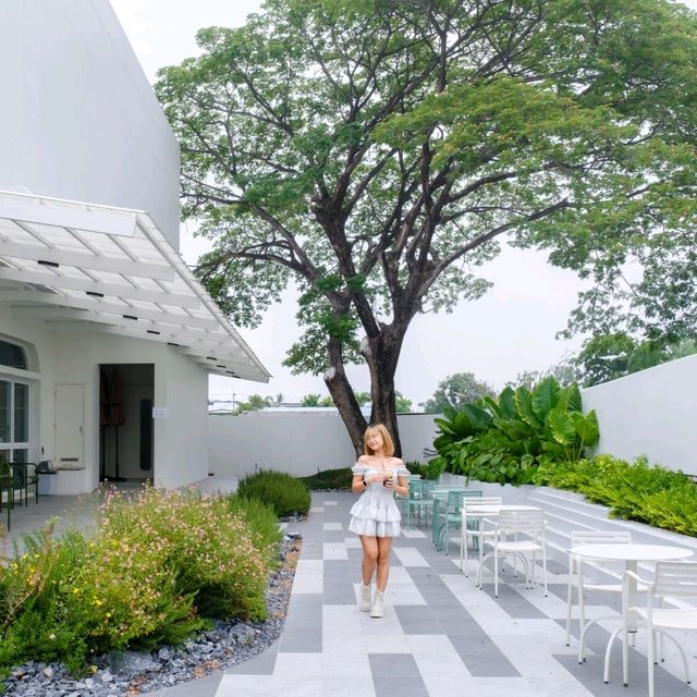 "Anotherroot.cafe" คาเฟ่สไตล์เก๋งานอาร์ตสวย