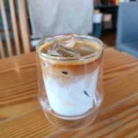 沖繩當地知名的咖啡店 FLAP Coffee