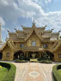 ศิลปะ ความศรัทธา และความฝัน ที่จับต้องได้