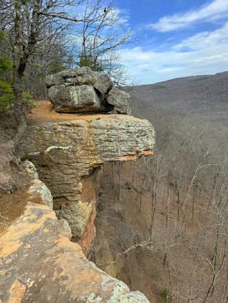 Arkansas Icon: Hiking to Whitaker Point (Hawksbill Crag)