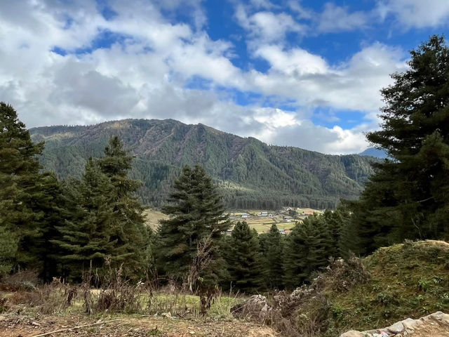 Phobjikha Valley – Blue Skies & Quiet Beauty 