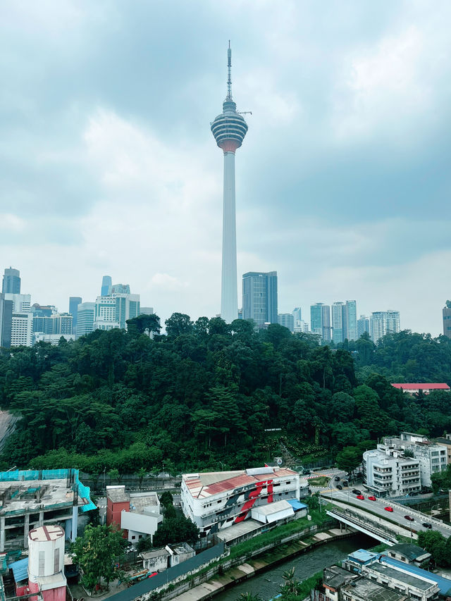 Skyline Serenity: KL Tower Views from Man Tao Bar’s Infinity Pool