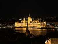 【ブダペストの夜景｜Budapest 🇭🇺 Hungary】 まるで宝石のように輝く、ドナウ川沿いの絶景