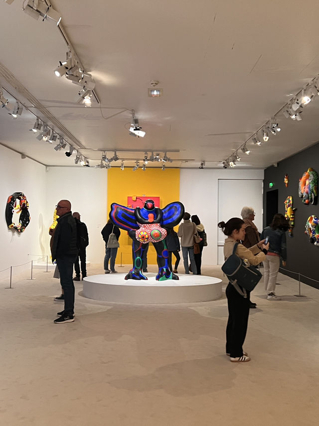 นิทรรศการศิลปะของ Niki de Saint Phalle ที่ Aix