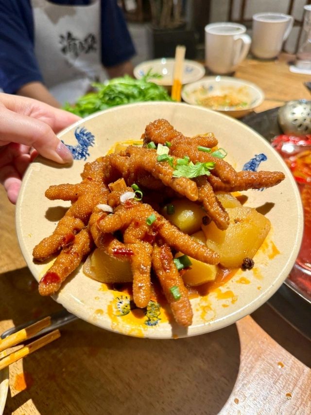 渝少侠Chongqing-Style Steamboat in Chengdu