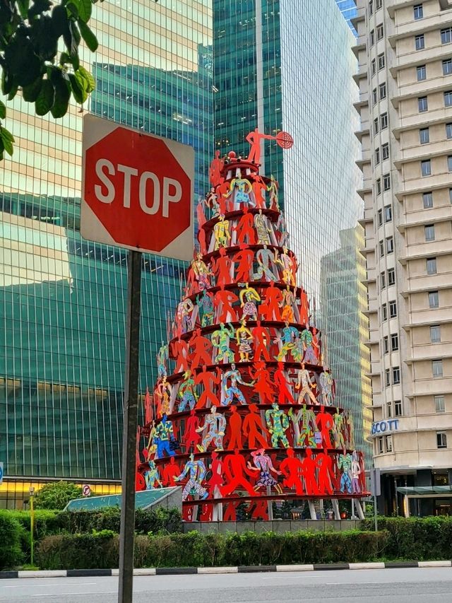 Art lovers, Go explore Raffles Place
