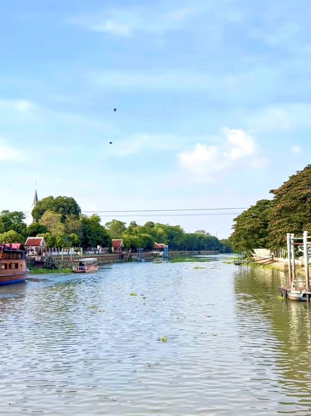ข้ามแม่น้ำ...สู่วัดสไตล์โกธิก วัดนิเวศธรรมประวัติฯ