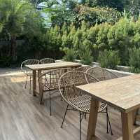 คาเฟ่เชียงใหม่ ที่เหมือนมานั่งเล่นอยู่ริมทะเล