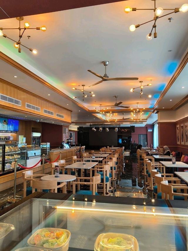 Chill Vibes & Sweet Treats at Coralz Bistro