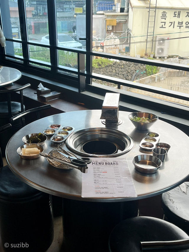 협재해변을 보며 먹는 흑돼지 찐맛집