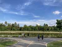 นั่งชมธรรมชาติสีเขียวที่สวนสาธารณะ “หนองเขียว“