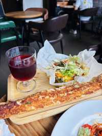 Wolf Den Café：美孚隱世狼系主題咖啡廳，打卡必試酥皮全日早餐！
