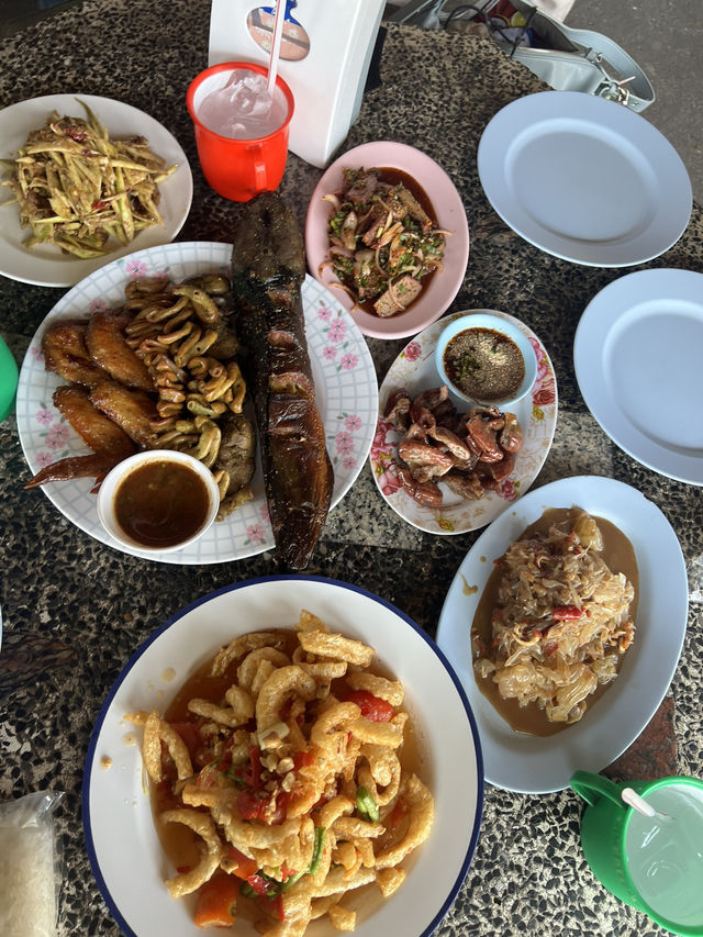 ส้มตำยายขัน (ส้มตำรถไฟลำปาง)