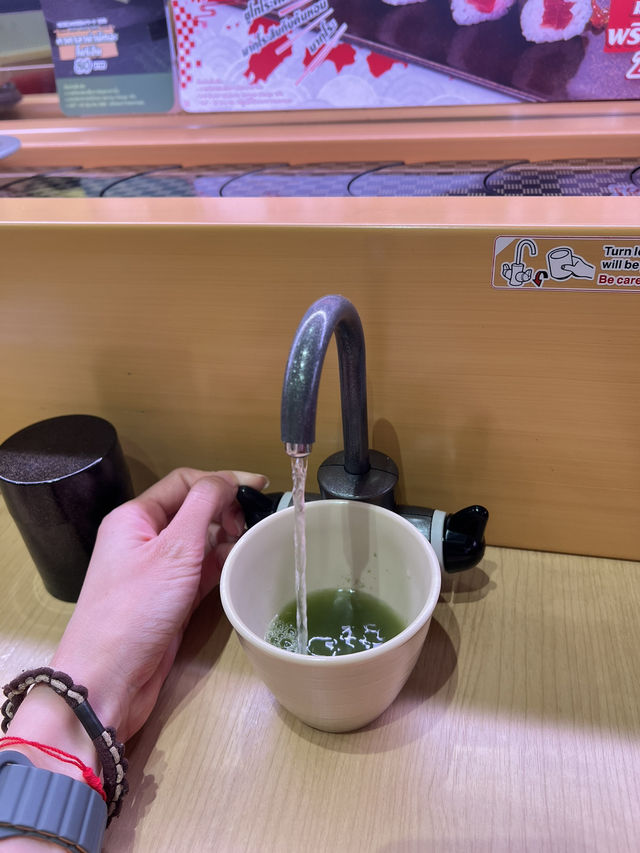 รีวิวซูชิสายพาน วัตถุดิบพรีเมี่ยม ✨🍣
