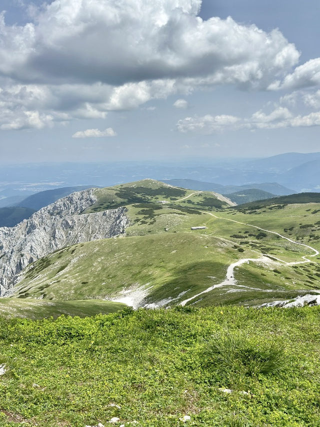 🏔️【施內山全攻略】奧地利最東端的2000米高峰｜雲海列車 × 高山牧場 × 二戰遺跡