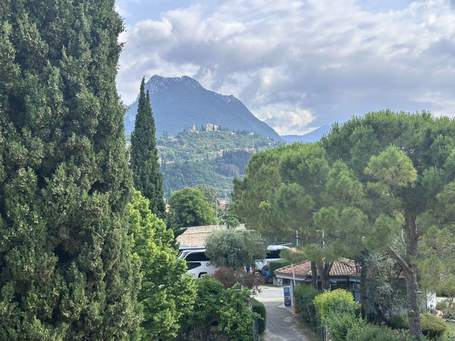Discover the Beauty of Lago di Garda – Italy’s Largest Lake 🇮🇹🌊