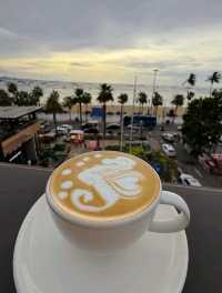 Sloths Cafe เป็นคาเฟ่ที่ซ่อนตัวอยู่ในเซ็นทรัลพัทยา