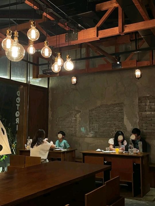 Dotori Dining is a warm