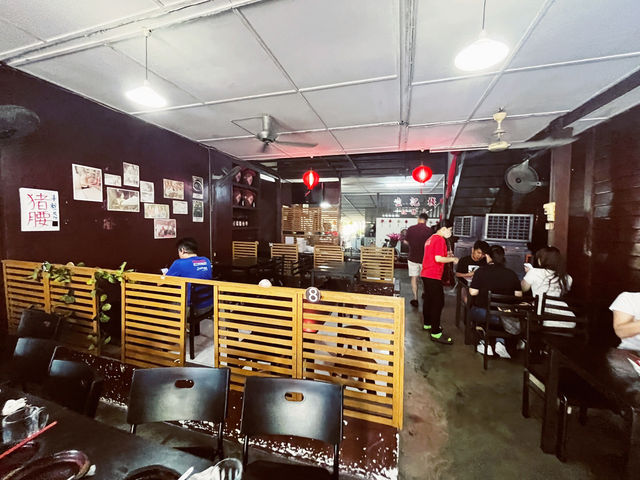 Red Wine & Rustic Vibes: A Summer Stop at Seng Jee Chan Cafe